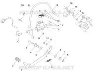 Rear master cylinder